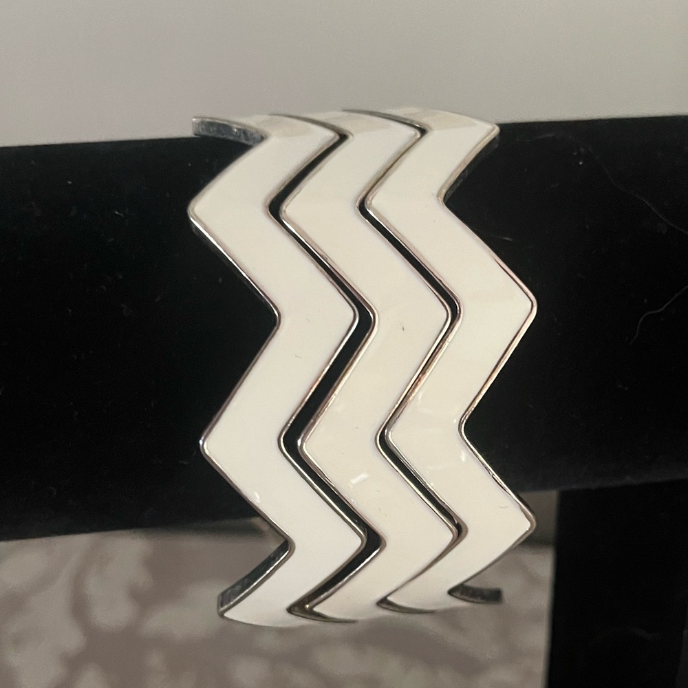 Ivory & Gold-Tone Chevron Bracelets | Geometric Statement Jewelry | Set of 3